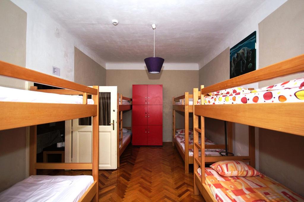 סיביו Hostel Pangeea מראה חיצוני תמונה