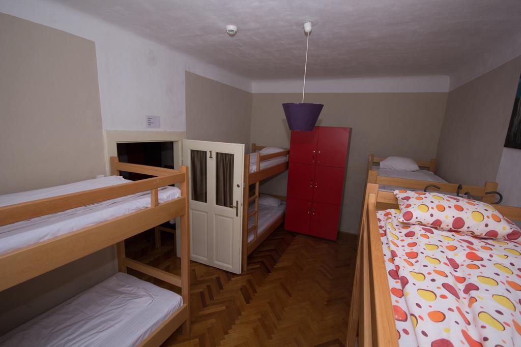 סיביו Hostel Pangeea מראה חיצוני תמונה